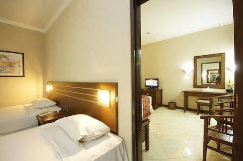 Bahari Inn Tegal Exterior foto